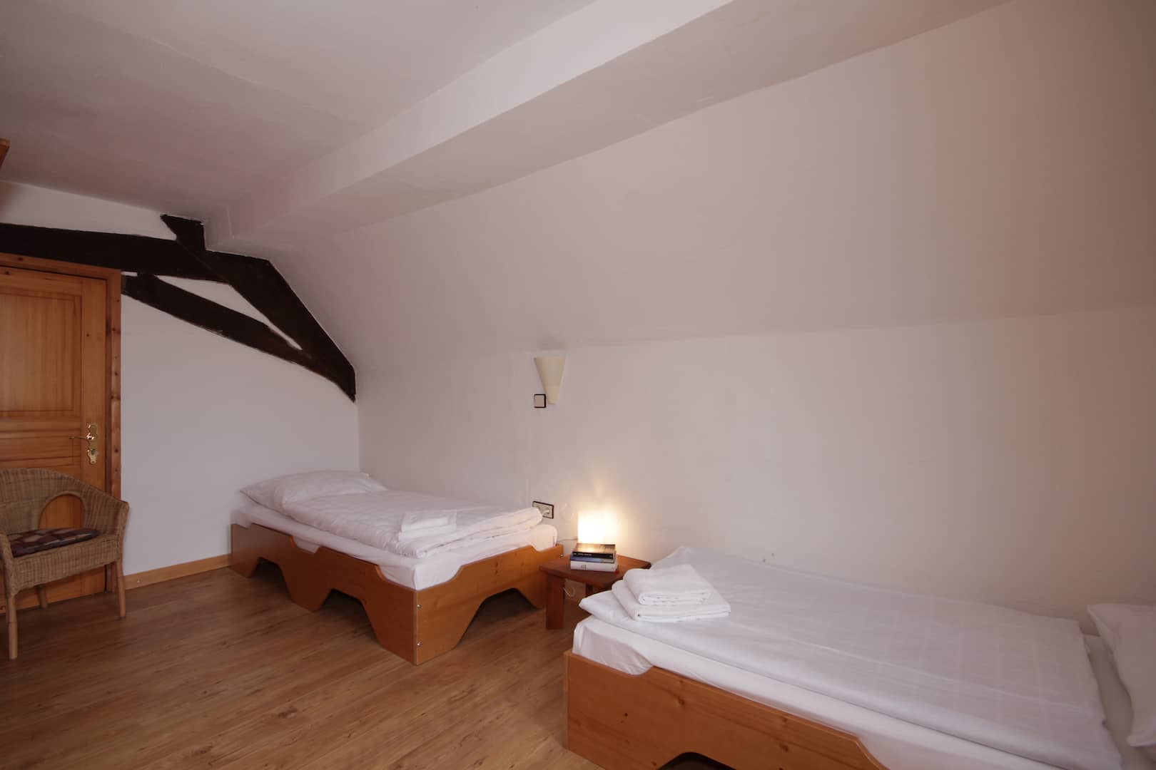 2-Bett Schlafzimmer mit 2 Einzelbetten in Amsel, Ansicht aus Gesellschaftsraum
